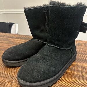 UGG CUSTOMIZABLE BAILEY BOW SHORT BLACK SUEDE WOMEN'S BOOTS SIZE US 8